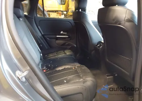 2022 Mercedes-Benz Gla 250 4Matic z USA, uszkodzony, nr VIN W1N4N4HB8NJ402827